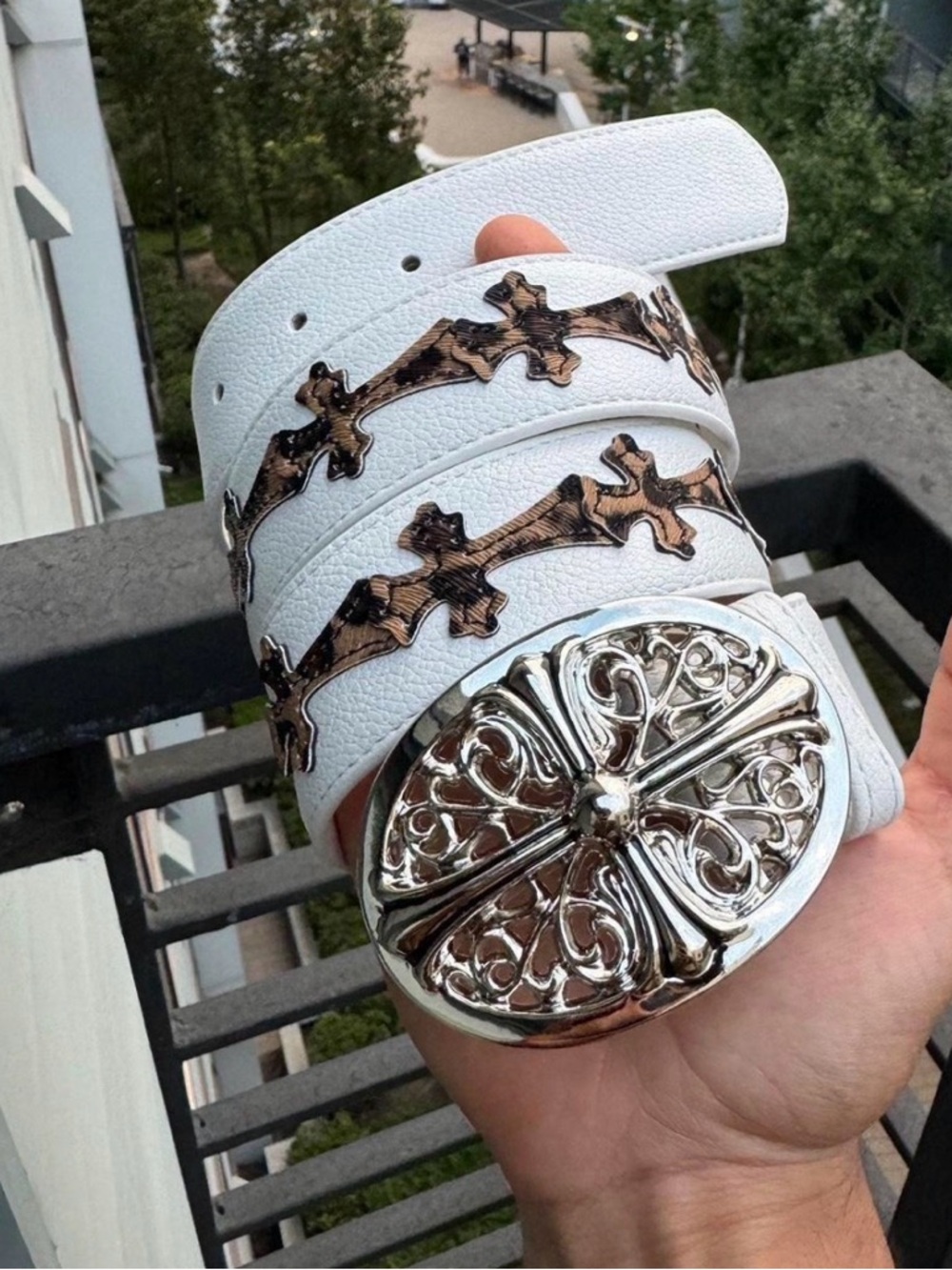 White Men's Decorative Leather Belt with Silver Filigree Buckle